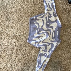 purple and white stylish sweater hollister